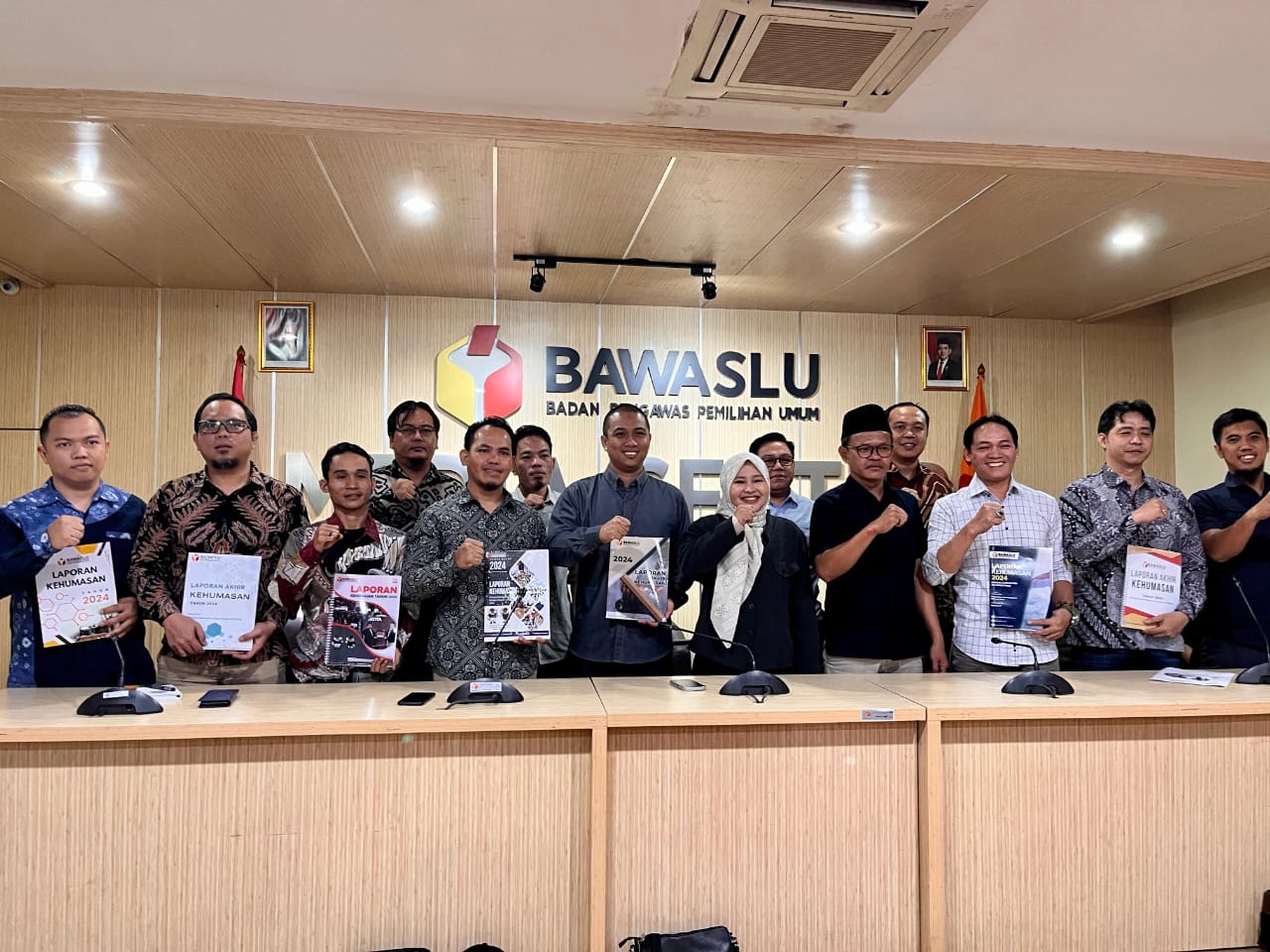 Penyamapaian laporan akhir kehumasan