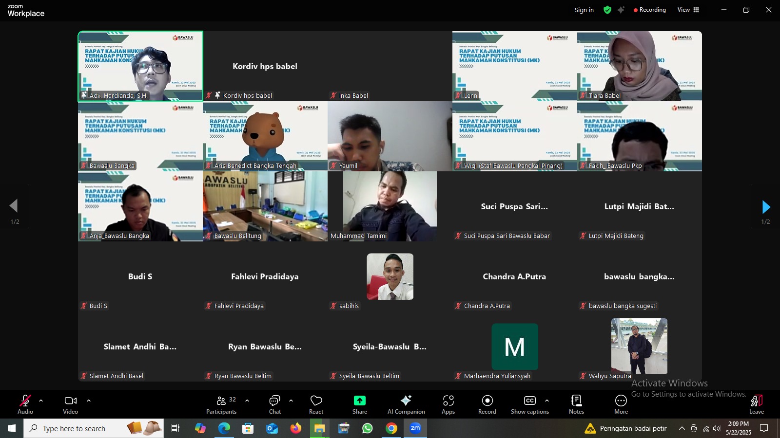 Bawaslu Bangka Barat Ikuti Rapat Kajian Hukum Bahas Putusan MK Melalui Zoom Meeting