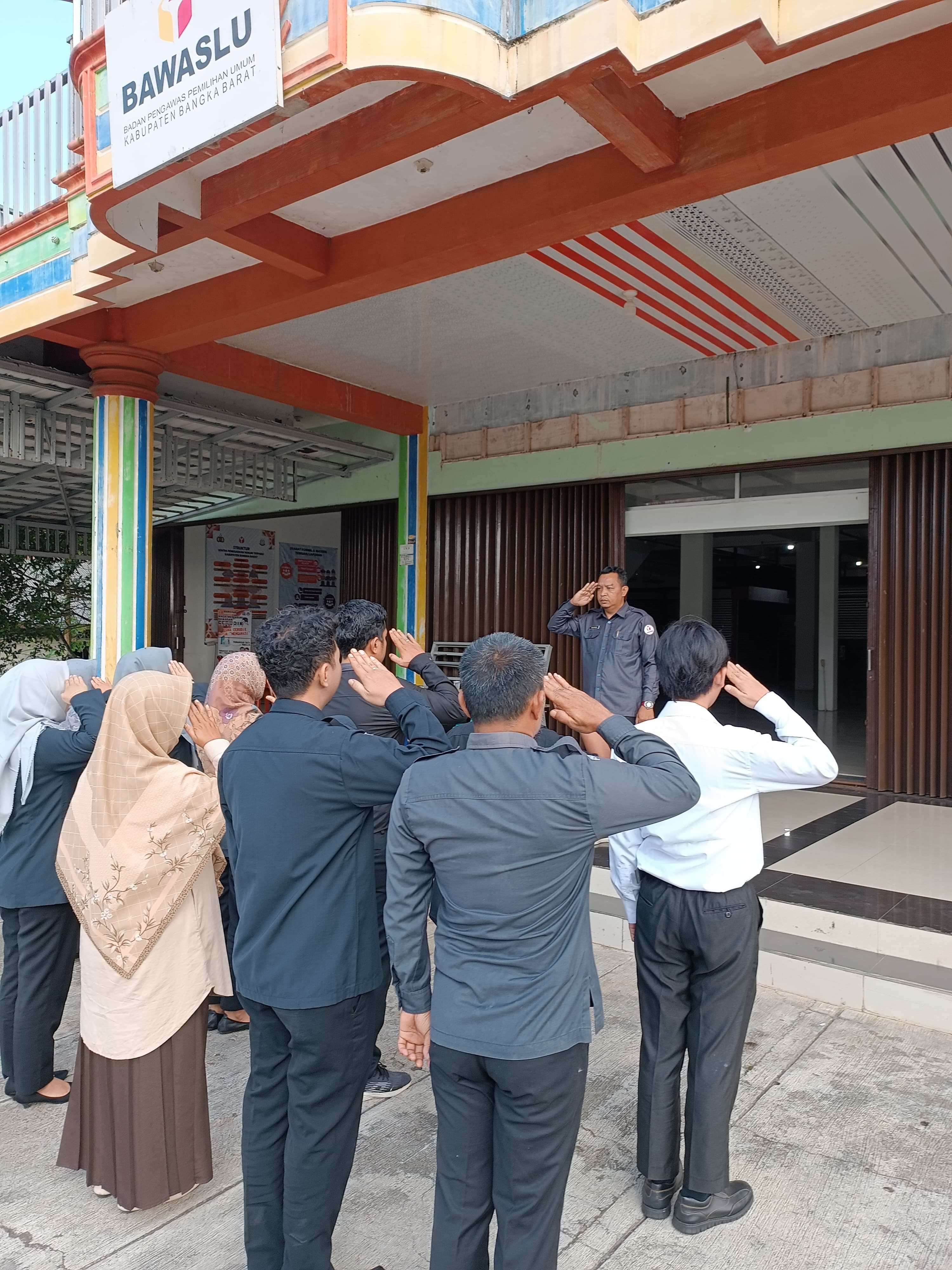 Bawaslu Bangka Barat Gelar Apel Pagi Rutin
