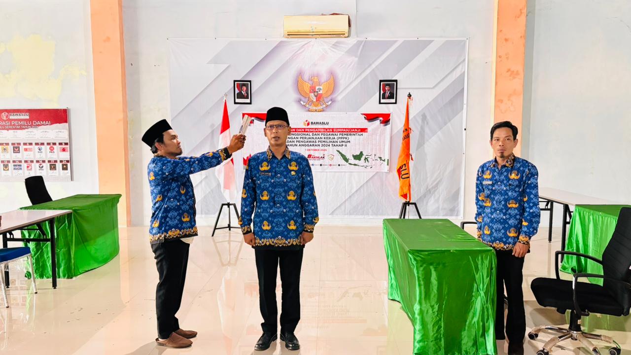 Pengambilan Sumpah/janji PPPK Bawaslu Kabupaten Bangka Barat