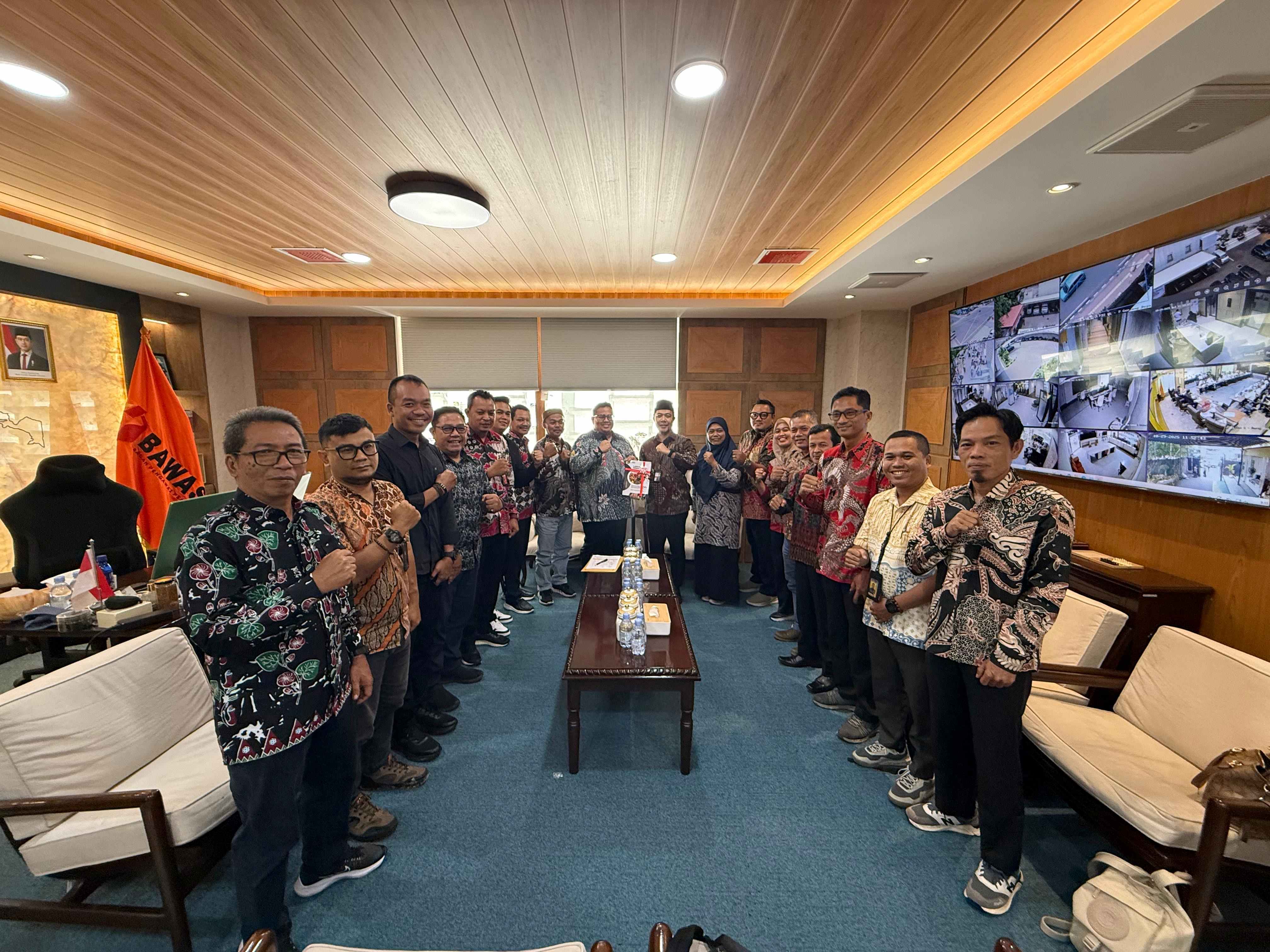 Bawaslu Bangka Barat Sampaikan Laporan Akhir Penguatan Kelembagaan ke Bawaslu RI