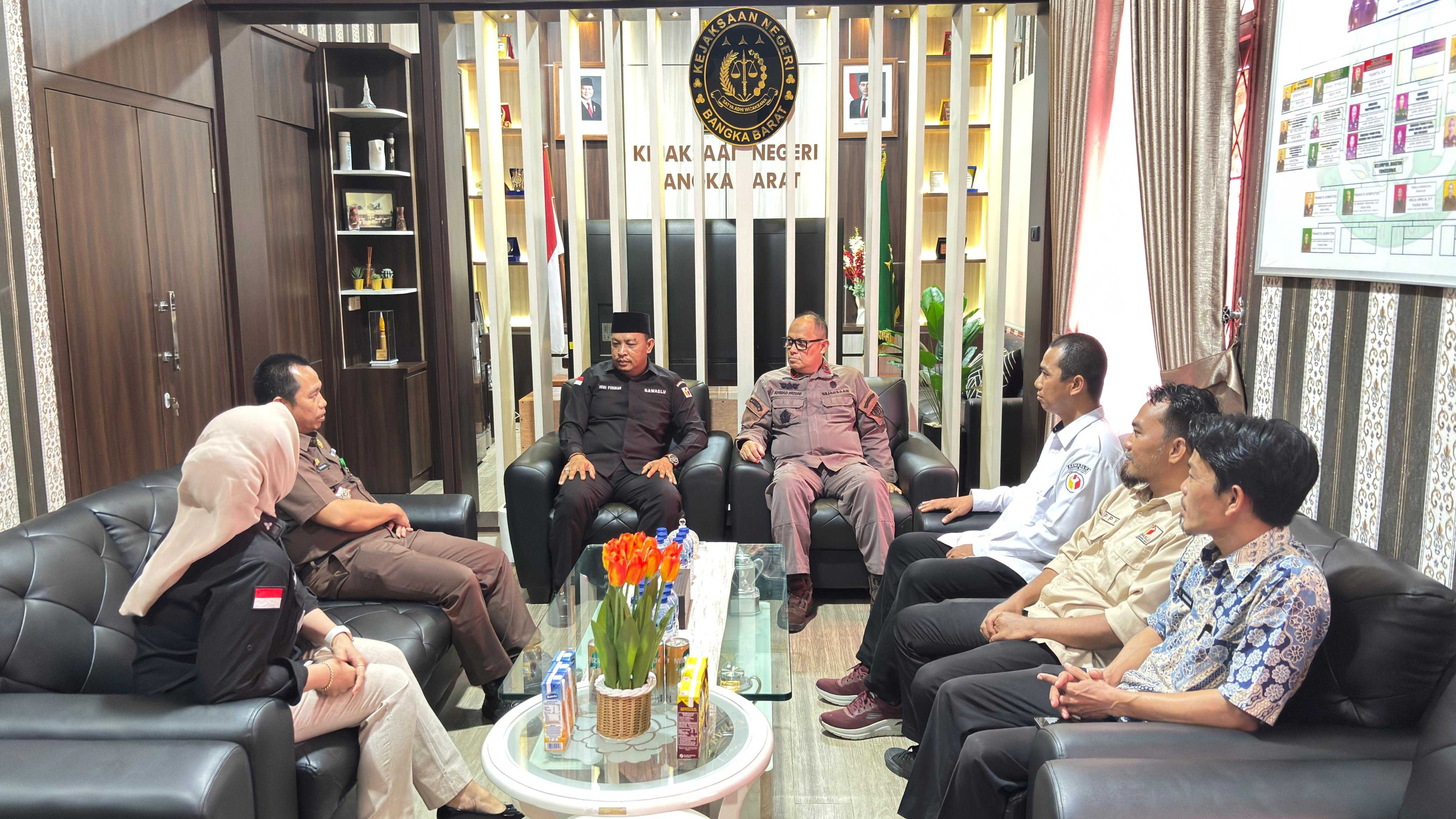 Bawaslu Bangka Barat Gelar Konsolidasi Demokrasi Bersama Kejaksaan Negeri