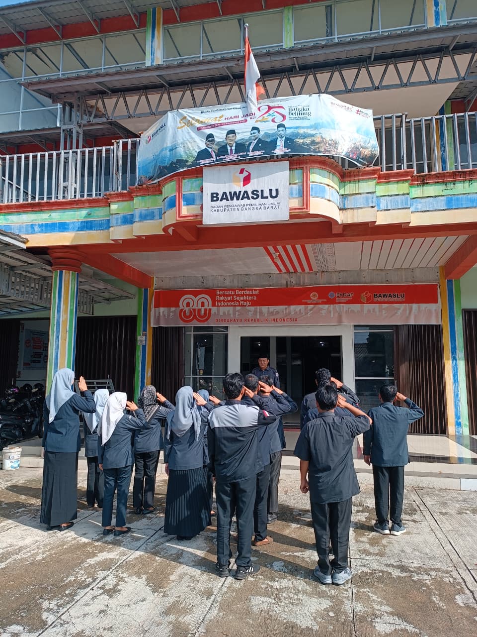 Bawaslu Bangka Barat Gelar Apel Pagi, Ketua Tekankan Penguatan Pendidikan Pengawas Partisipatif
