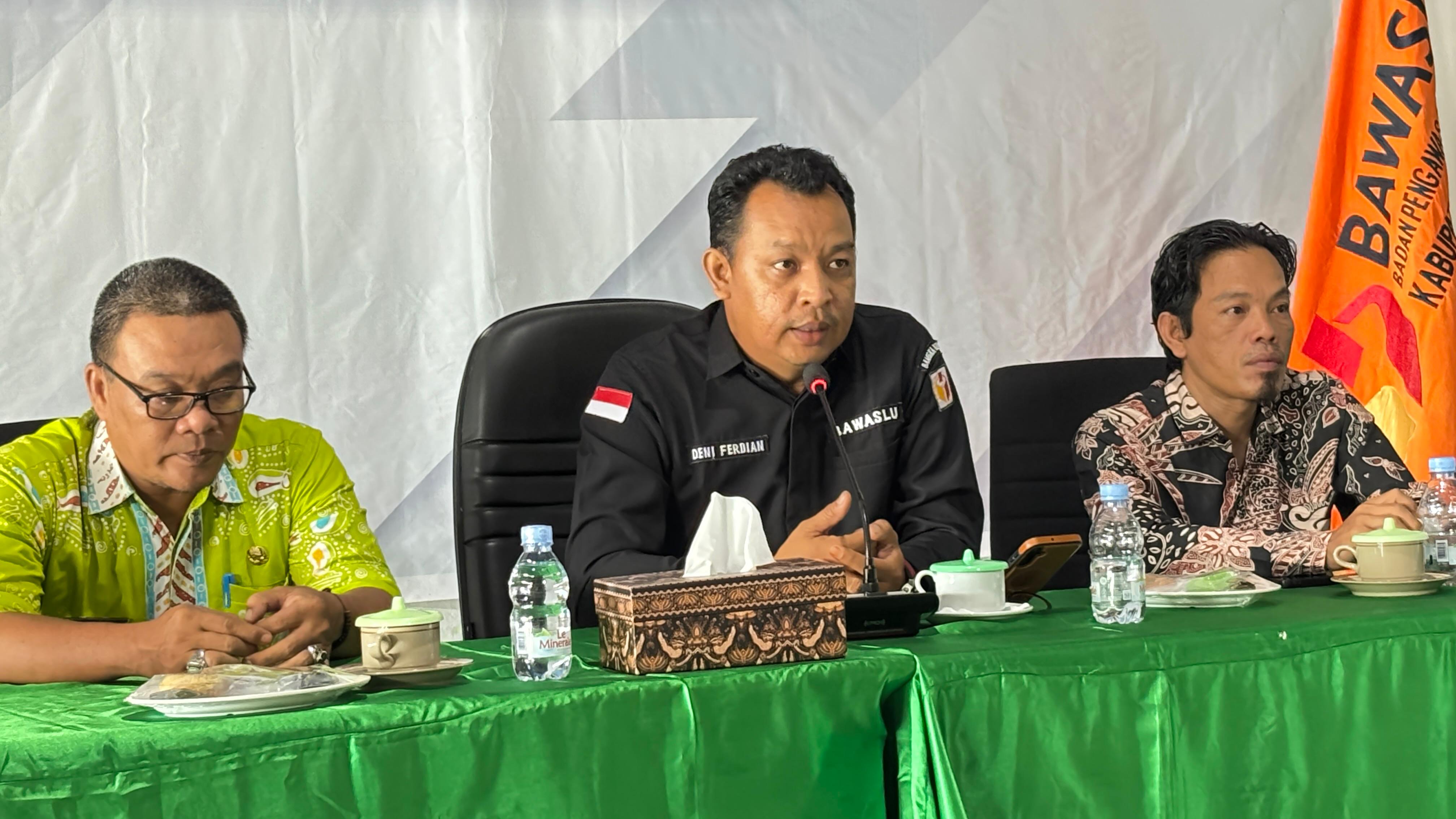 Bawaslu Bangka Barat Gelar Rapat Pengelolaan Ketatausahaan dan Kearsipan sebagai Upaya Penguatan Tata Kelola Kelembagaan yang Profesional dan Akuntabel