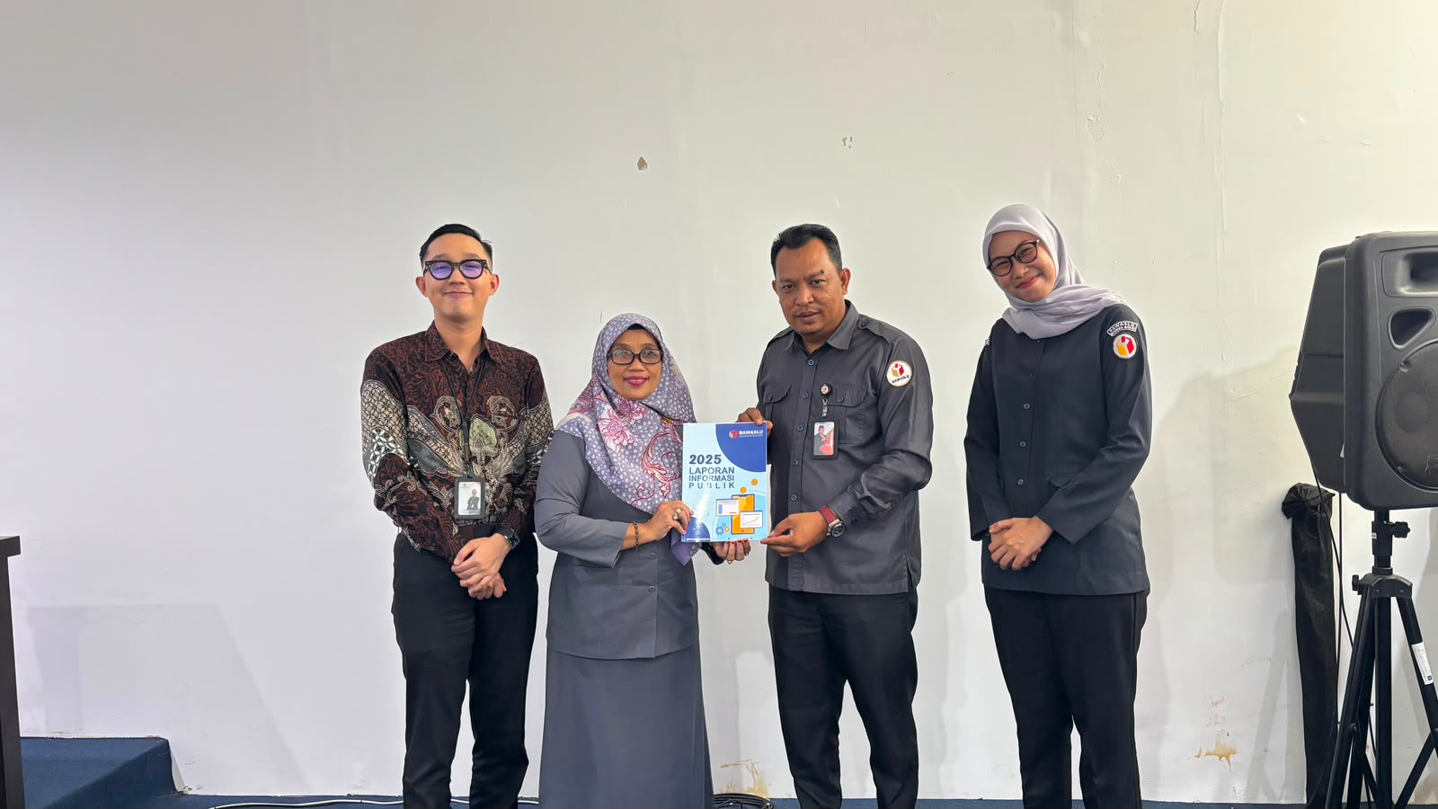 Ketua Bawaslu Bangka Barat Sampaikan Laporan Layanan Informasi Publik Tahun 2025 kepada Komisi Informasi Provinsi Kepulauan Bangka Belitung