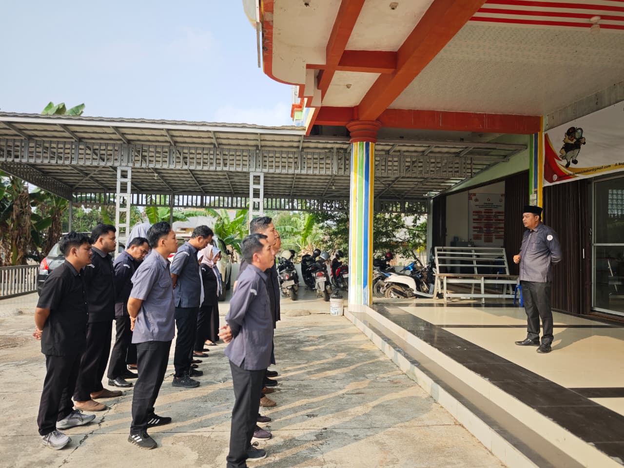 Ketua Bawaslu Pimpin Apel Pagi Bawaslu Kabupaten Bangka Barat