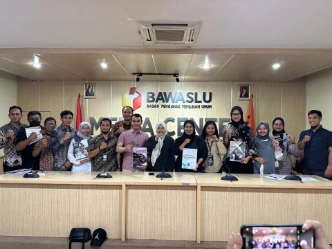 Penyampaian Laporan Akhir Kehumasan