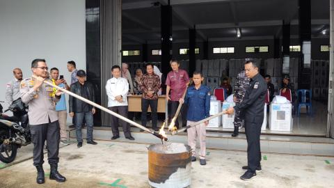 pemusnahan surat suara rusak 