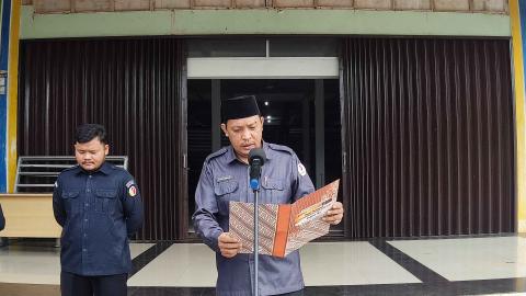 Ketua Bawaslu Kabupaten Bangka Barat Pembina Upacara