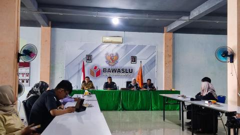 Rapat persiapan pengembalian dana hibah