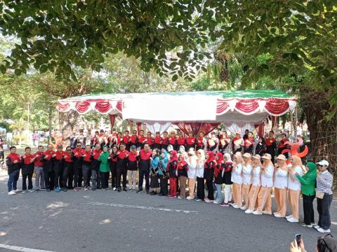 Ketua Bawaslu Bangka Barat Hadiri Lomba Gerak Jalan Peringatan HUT ke-80 RI