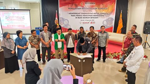 Penandatanganan Komitmen Bersama