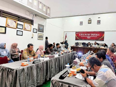 Bawaslu Bangka Barat Awasi Rapat Pleno Rekapitulasi DPB Triwulan III Tahun 2025