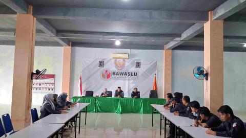 Bawaslu Bangka Barat Gelar Rapat Perdana Bulan Mei