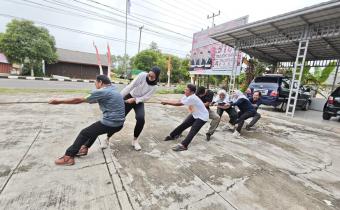 Lomba Tarik Tambang