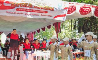 Ketua Bawaslu Bangka Barat Hadiri Lomba Gerak Jalan Peringatan HUT ke-80 RI