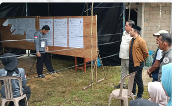 Pimpinan Bawaslu RI Lakukan Pengawasan Penghitungan Suara PSU di Desa Sinar Manik