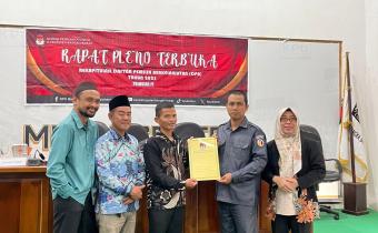 Serah Terima Terima Berita Acara dari KPU