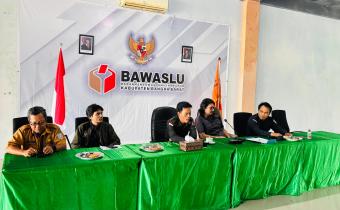 Rakor Penyelesaian Sengketa Pengawasan Pemutakhiran Data Partai Politik Berkelanjutan Tahun 2025