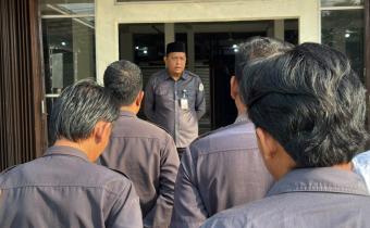 Ketua Bawaslu Pimpin Apel Pagi Bawaslu Kabupaten Bangka Barat